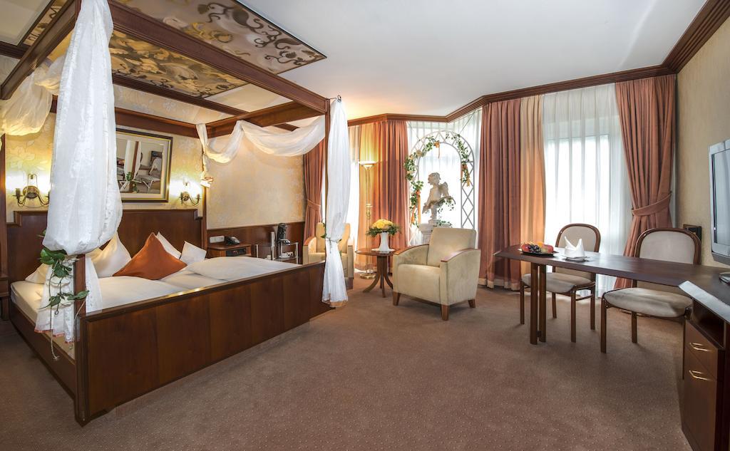 Parkhotel シュタットアレンドルフ エクステリア 写真